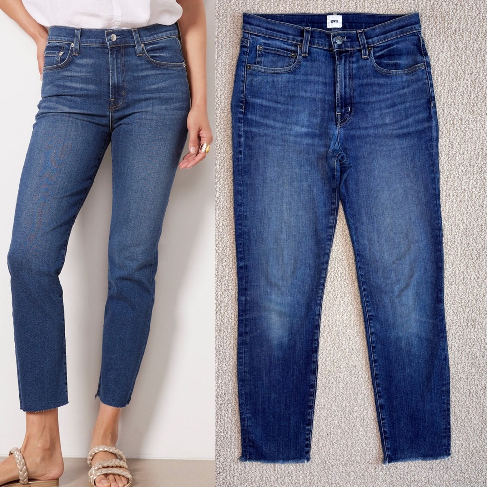 EDWIN Bree Straight Jeans, Size 26, Mid Rise, Raw Hem, Medium Wash